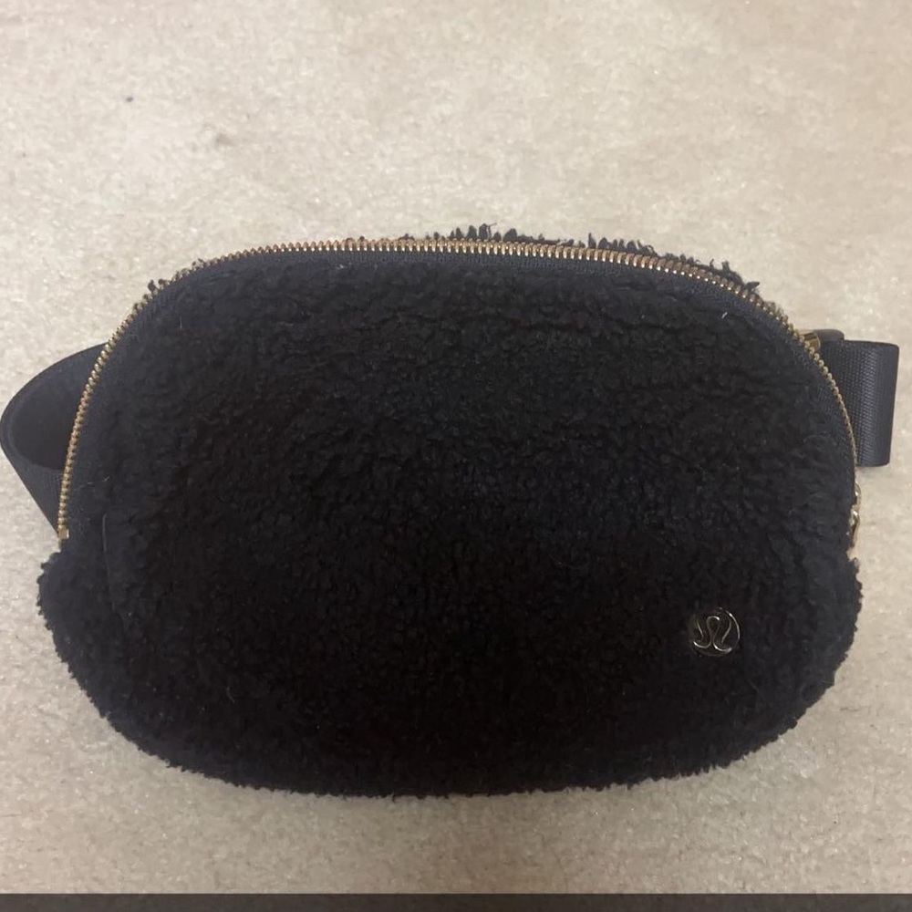 Lululemon Everywhere Belt Bag 1L *Fleece*